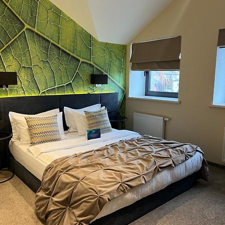 Noble Boutique Hotel Lutsʼk Esterno foto