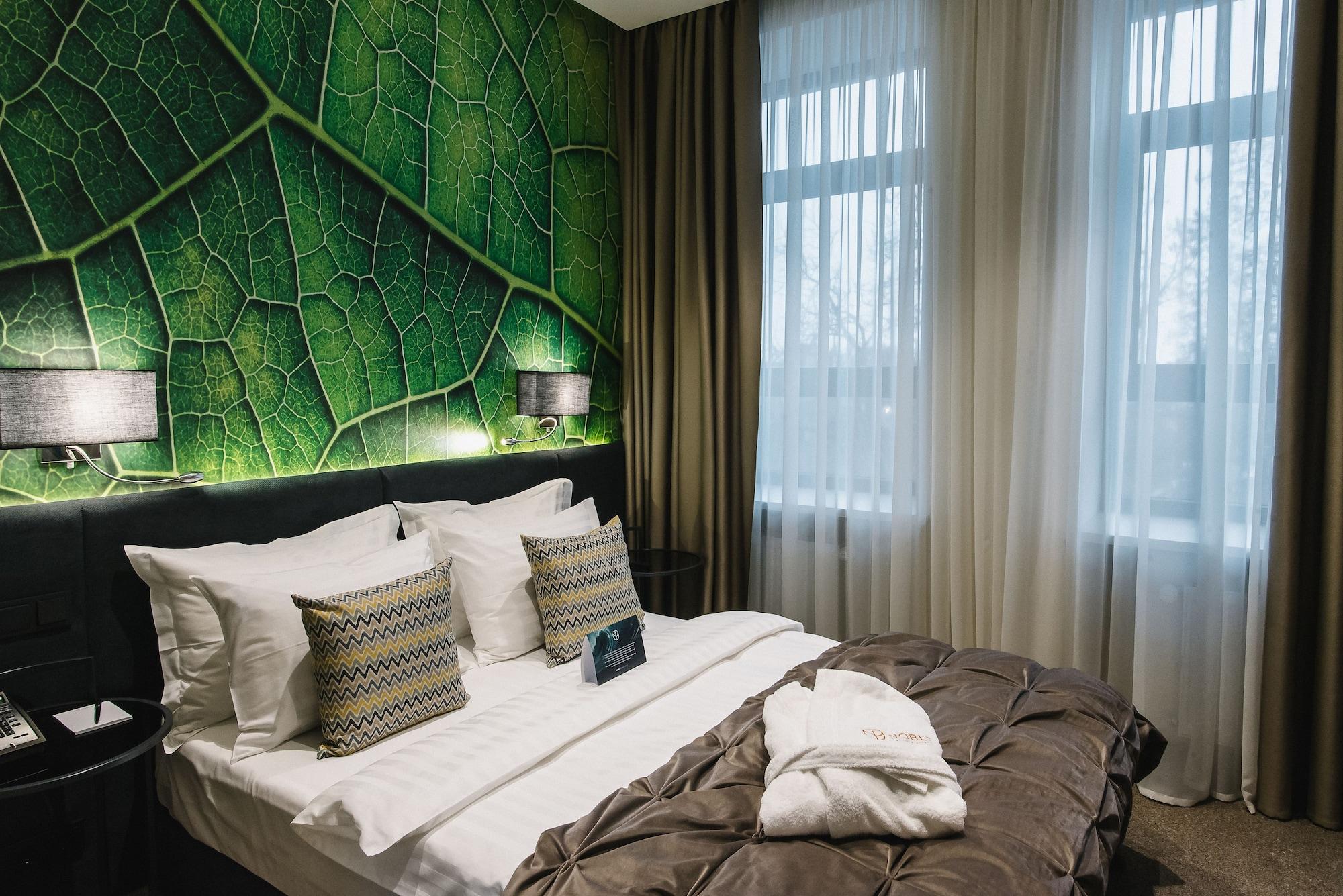 Noble Boutique Hotel Lutsʼk Esterno foto