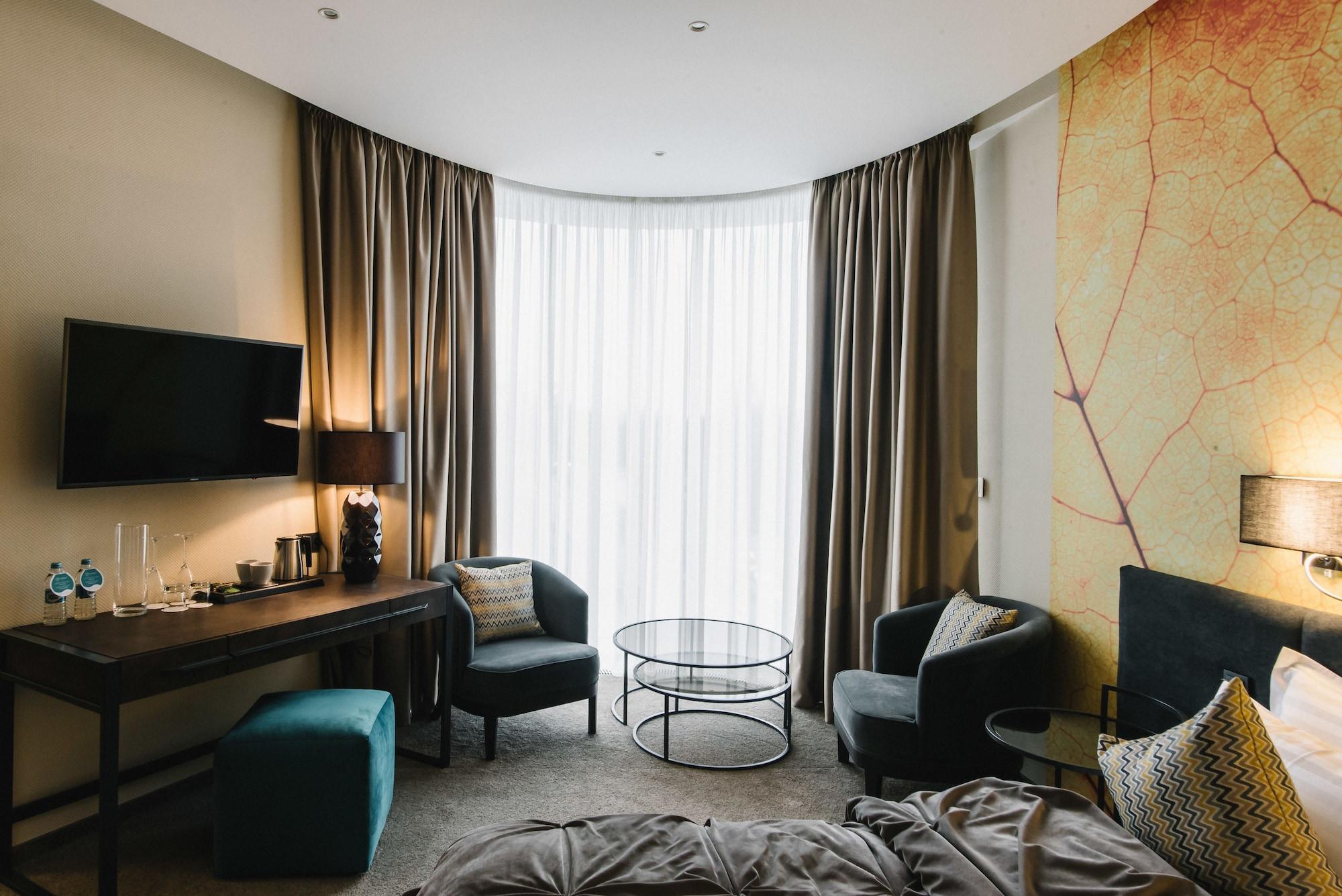 Noble Boutique Hotel Lutsʼk Esterno foto
