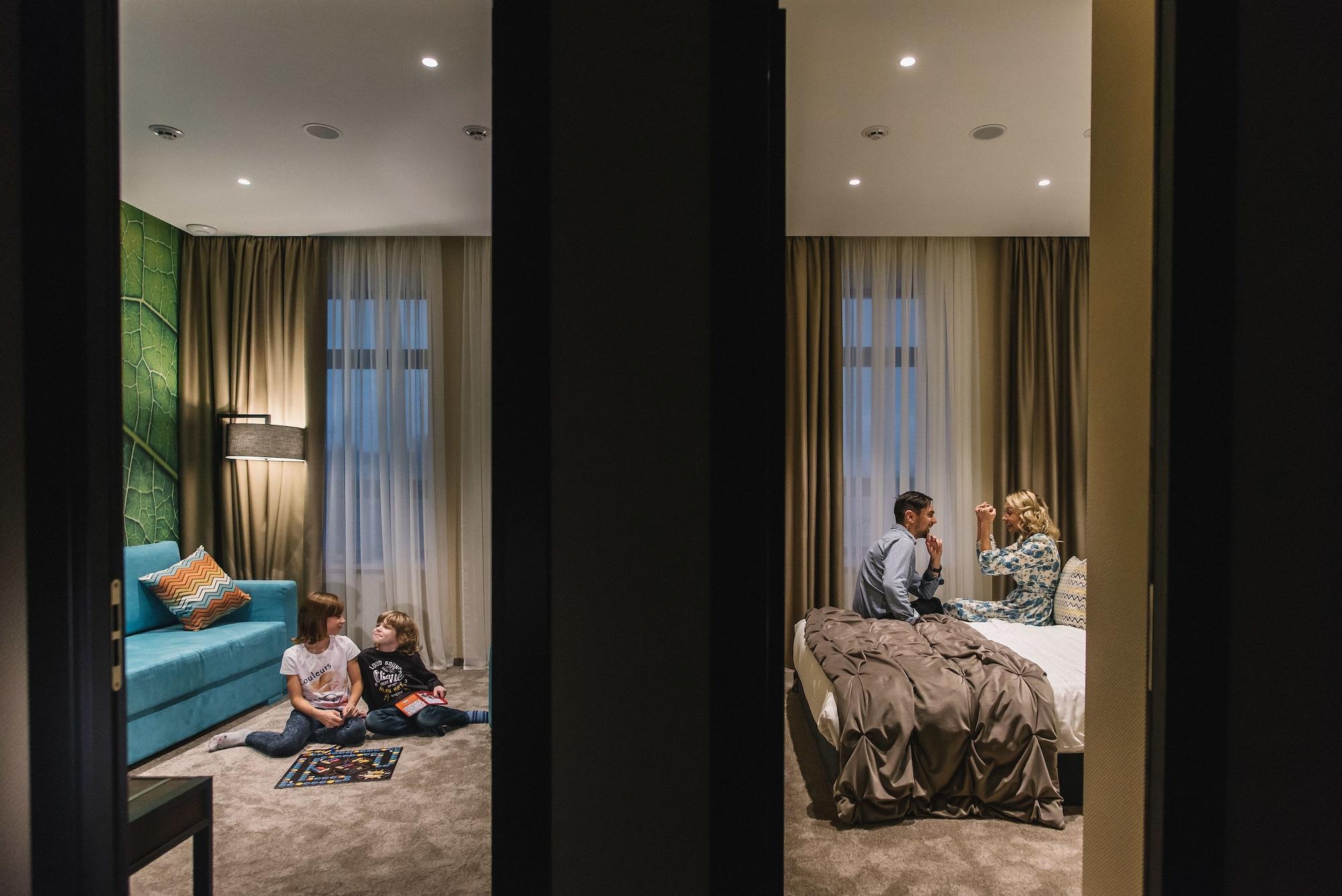 Noble Boutique Hotel Lutsʼk Esterno foto