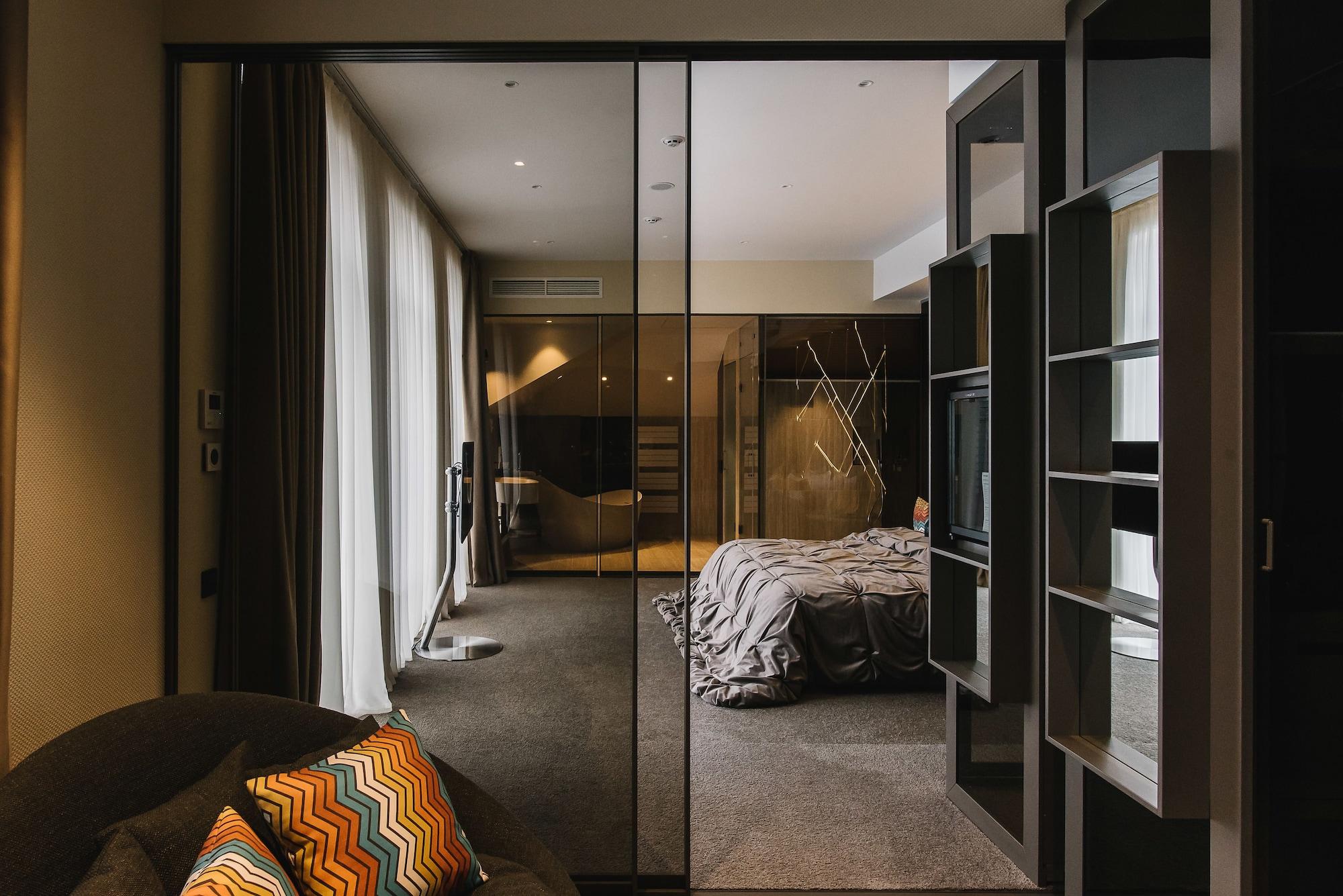 Noble Boutique Hotel Lutsʼk Esterno foto