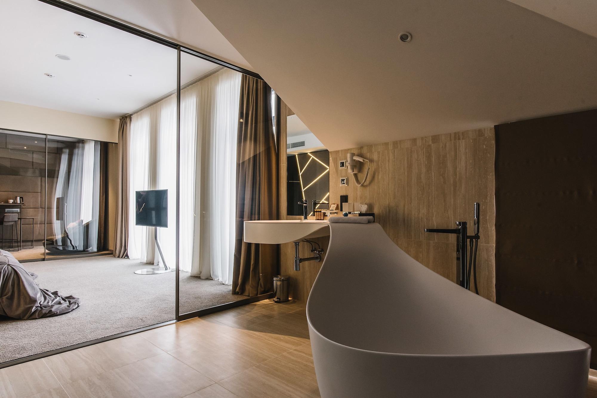 Noble Boutique Hotel Lutsʼk Esterno foto