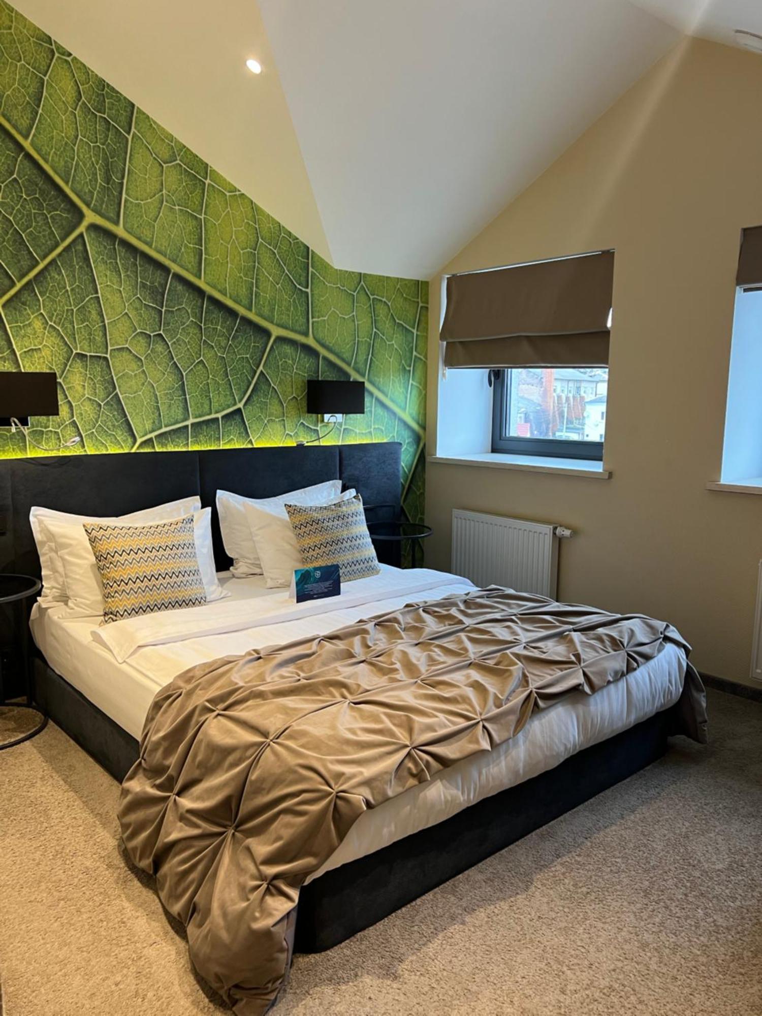 Noble Boutique Hotel Lutsʼk Esterno foto