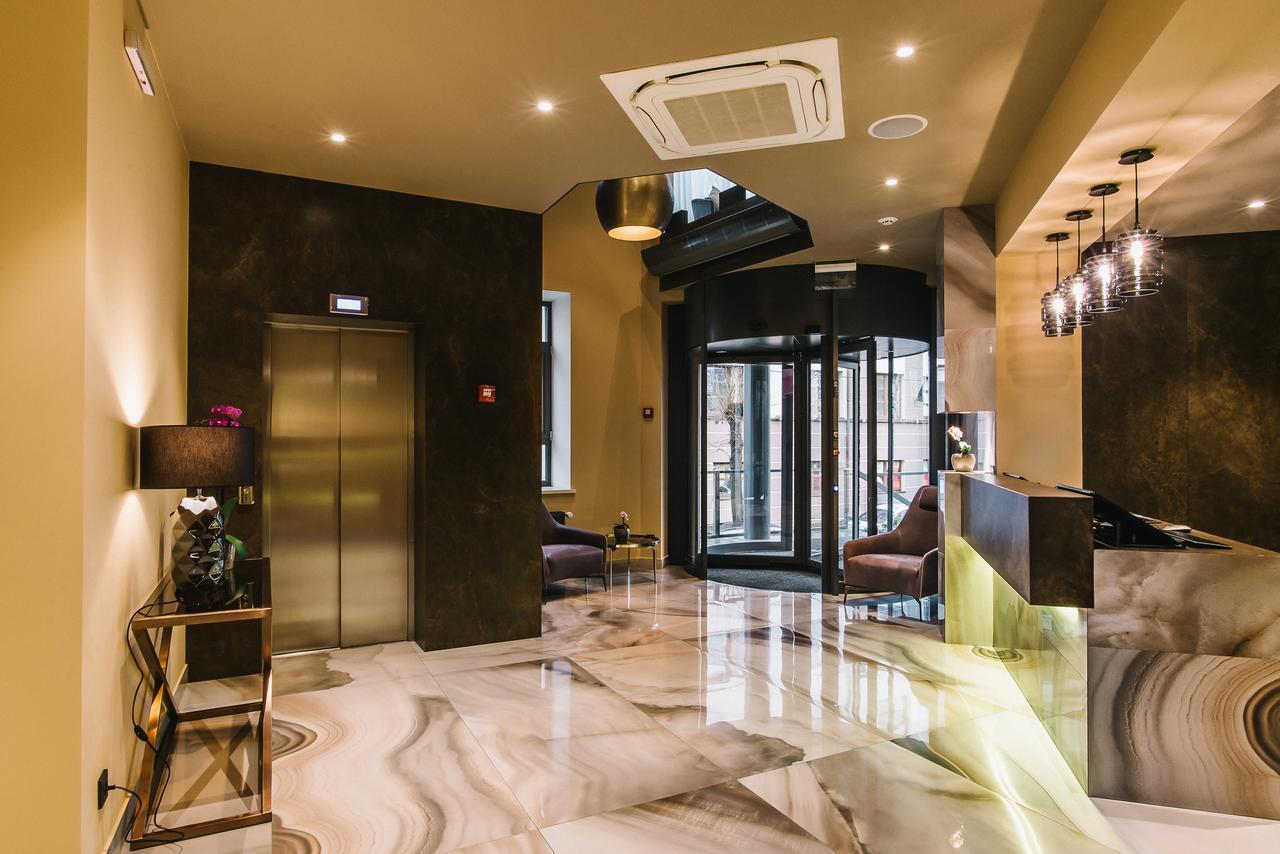 Noble Boutique Hotel Lutsʼk Esterno foto