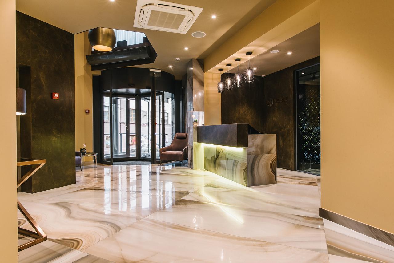 Noble Boutique Hotel Lutsʼk Esterno foto