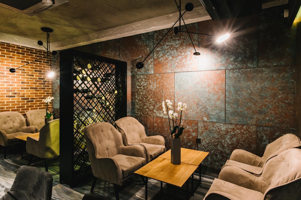 Noble Boutique Hotel Lutsʼk Esterno foto